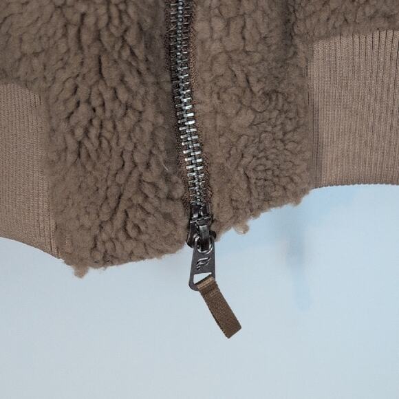 Fabletics NWT Teddy Oversized Bomber Jacket - Picture 4 of 12